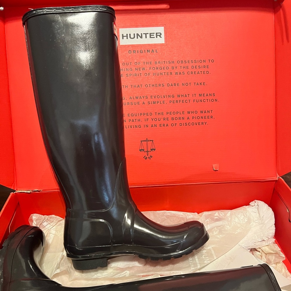 Brand New Hunter Rain Boots…Never Worn…Smoke free Home!!